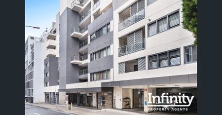 Stylish & Convenient One Bedroom Apartment Moments from Kogarah Amenities Available for Rent! - Photo 4