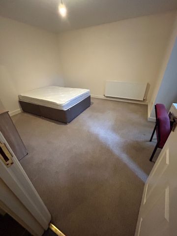 6 Bed Flat, Fremantle Road, BS6 - Photo 3