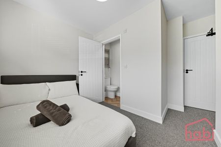 6 bedroom semi-detached house to rent - Photo 5