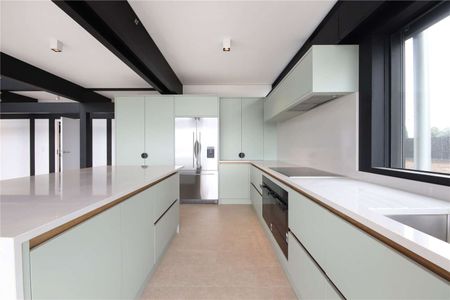 An impressive and striking Huf Haus offering versatile accommodation with exceptional views - Photo 5