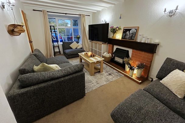 Princess Marys Road , Addlestone , Surrey, KT15 - Photo 1