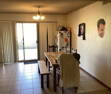 Victoria Park - Photo 3