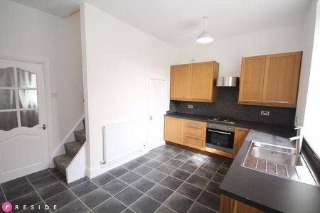 2 bedroom terraced house to rent - Photo 4