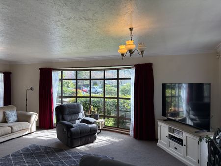 12 Cunliffe Rd - Photo 2