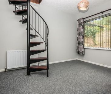 12 Beechill Park East, Saintfield Road, Belfast, BT8 6NX - Photo 2