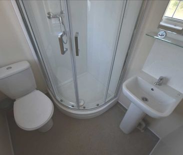 Moatfield House, Dartford - Photo 1