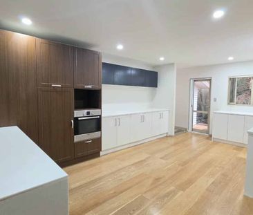 Spacious Family House - Photo 3
