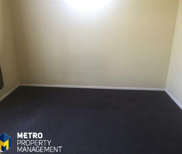 Wonderfully Spacious Family Home - Photo 3