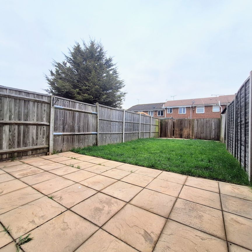 Sandpiper Drive, Erith, DA8 - Photo 1