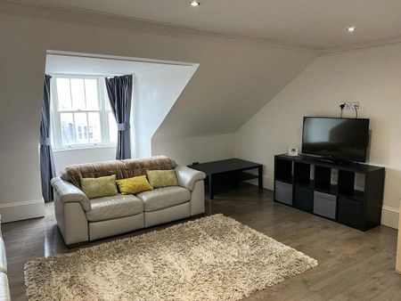 2 bedroom flat to rent - Photo 2