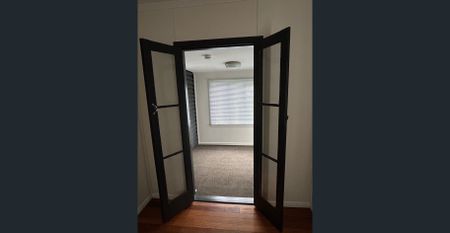 Freshly painted home - Photo 3