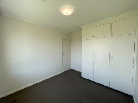 8 / 13 Emily Street, Carnegie - Photo 2