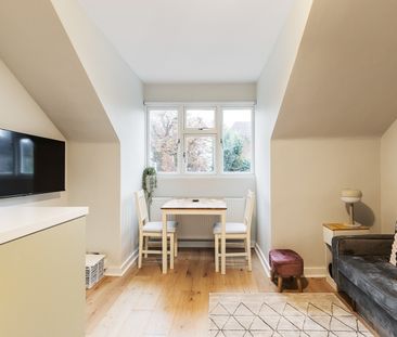 2 Bed Flat, Downs Park Road, E5 - Photo 2