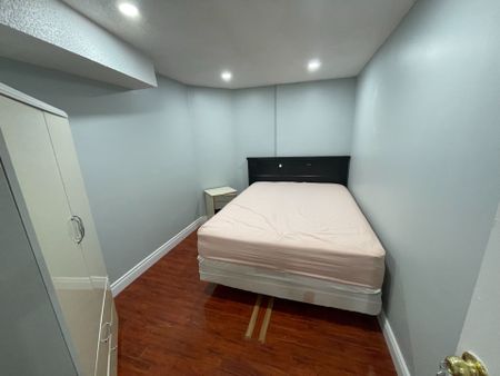 For Lease - 340 Bristol Road Unit# Lower Level, Mississauga, Ontario - Photo 3