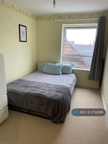 2 bedroom flat to rent - Photo 5