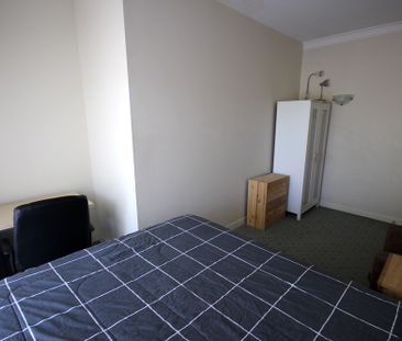 6-bedroom shared house / townhouse, Adelaide Street - Photo 6