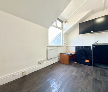 Studio Flat, Romford Road, E7 - Photo 3