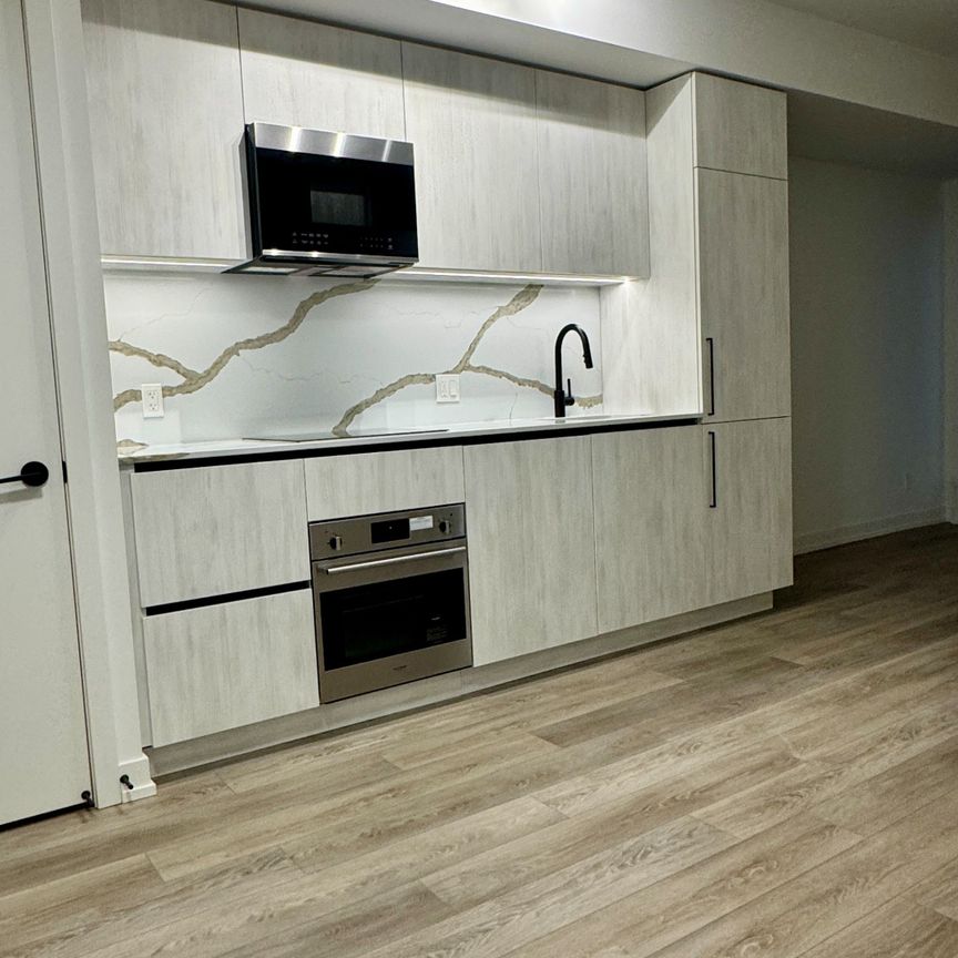 For Lease - 35 Parliament Street Unit# 819, Toronto, Ontario - Photo 1