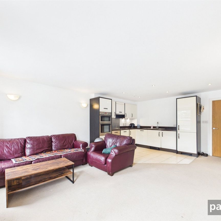Erleigh Road, Reading, Berkshire, RG1 - Photo 1