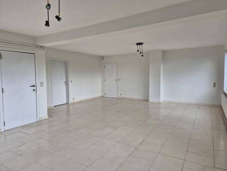 Appartement met 2 slaapkamers, garage en terras - Foto 4