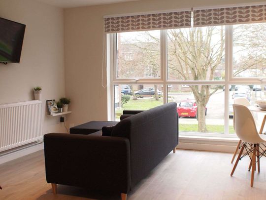 Sheldrick Close Room 6 - Photo 1