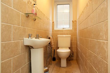 4 Bed Detached House, Oakwood Garth, LS8 - Photo 4