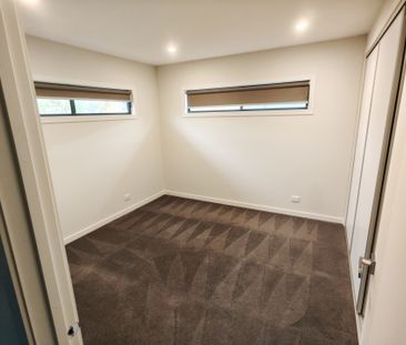 1/6 Strada Crescent, Wheelers Hill, VIC 3150 - Photo 2