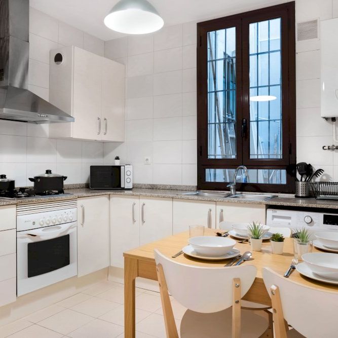 Bright room in les Heures street - Photo 1