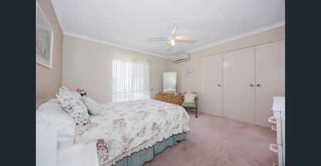 3x1 – EASY LIVING ON A CUL-DE-SAC - Photo 2