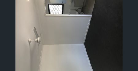 Lovely 3 Bedroom Duplex with Double Garage - Photo 4