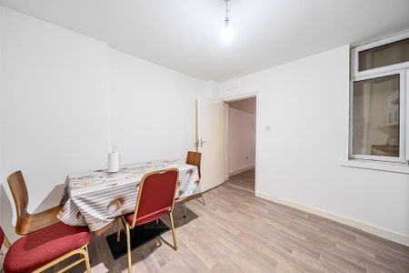 3 bedroom detached house to rent - Photo 3