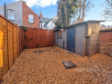 property to rent - Photo 5