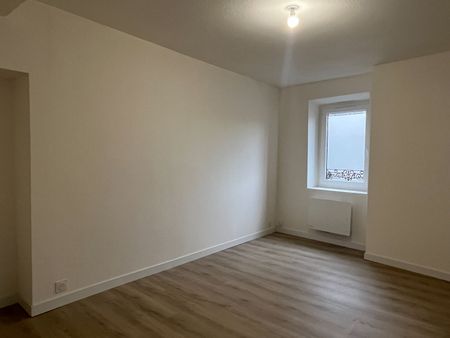 Location Appartement 3 pièces 66m² LEZOUX 63190 - Photo 2