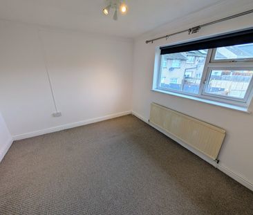 A 3 Bedroom Terraced - Photo 5