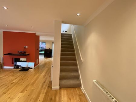 3 bedroom House To Let - Photo 3