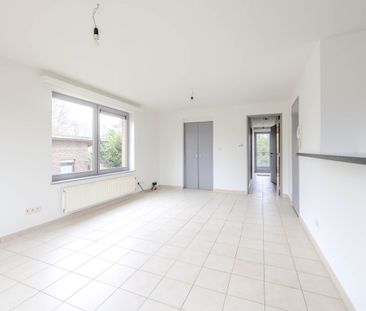 Instapklaar appartement met 2 slpkr + terras + overdekte autostaanp... - Photo 4