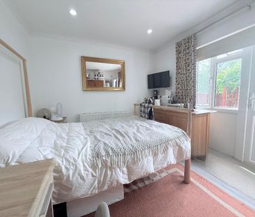 Brassie Avenue, East Acton, London, W3 7DF - Photo 1