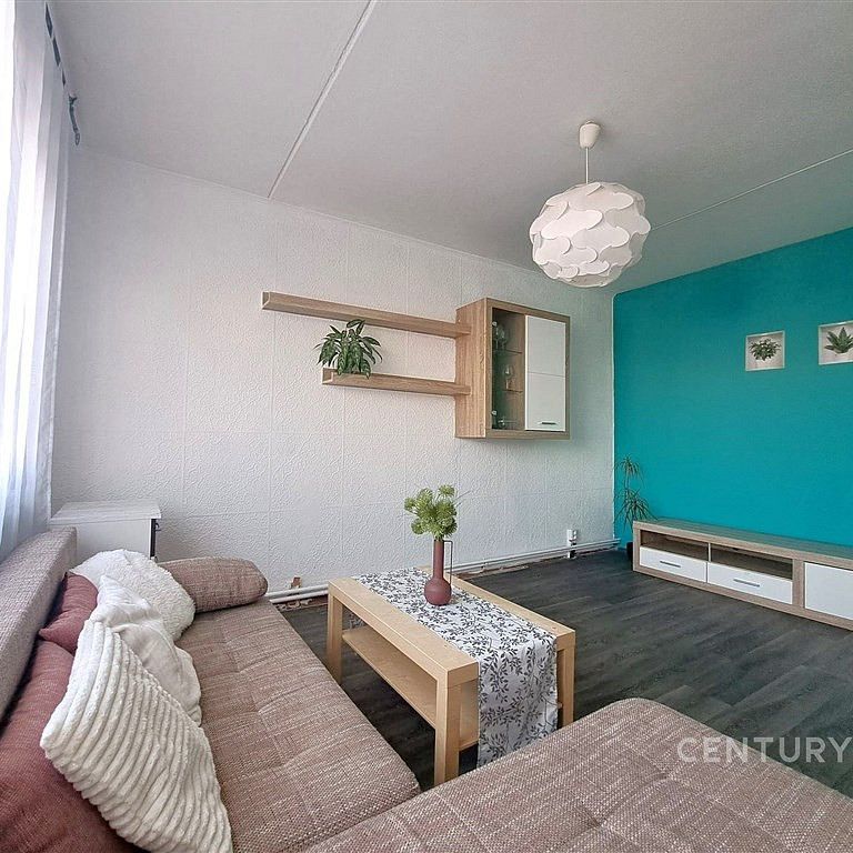 Pronájem bytu 2+1 64 m² - Fotografie 1
