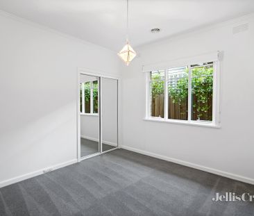 71 Invermay Grove, Rosanna - Photo 4