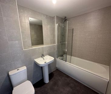 3 bedroom end of terrace house to rent - Photo 1