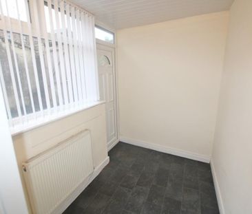 2 bedroom end of terrace house to rent - Photo 2