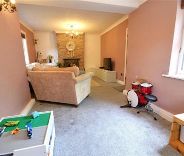 2 bedroom semi-detached house to rent - Photo 4