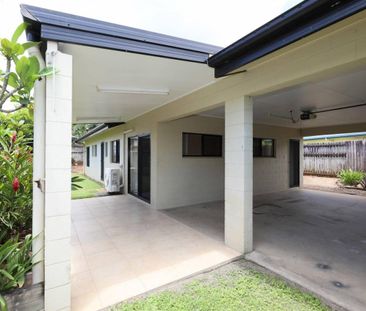 Freestanding 3 Bedroom Duplex - Double carport with Roller Door - F... - Photo 6