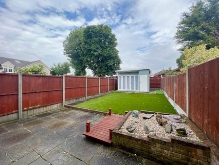 Rural Close, Hornchurch, RM11 1FH - Photo 2