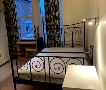 3 bedroom flat to rent - Photo 4