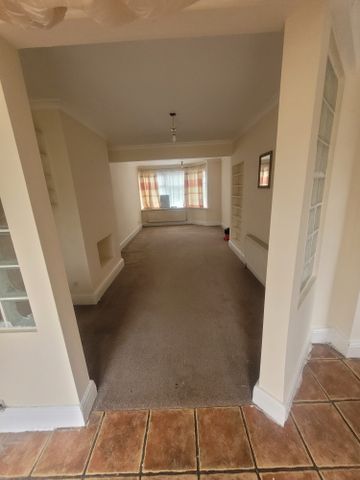 Balmoral Drive, Hayes, UB4 0AA - Photo 3