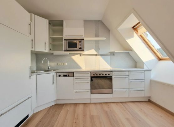 80 m² Wohnfläche + Galerie | 4. OG mit Lift | Bezug nach Vereinbarung - Photo 1