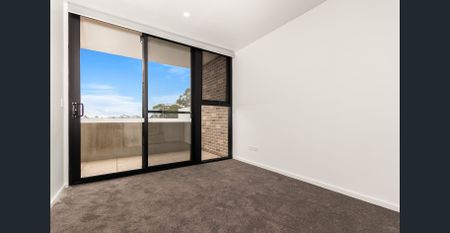 Modern Living Awaits – Brand-New 3 Bedroom 2 Bathroom Apartment - Photo 2