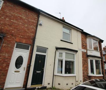 2 bedroom terraced house to rent - Photo 4