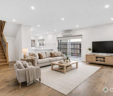 SPACIOUS AND ELEGANT 3 BEDROOM TOWNHOUSE - Photo 5